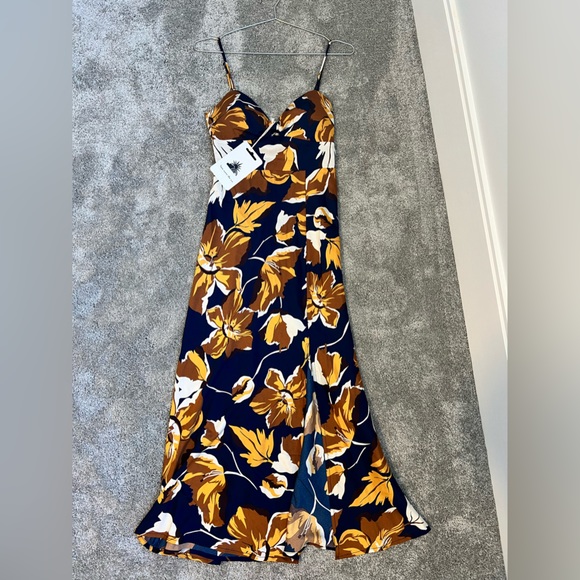 Hello Molly Floral Padded Sweetheart Sleeve Less Midi Dress - Picture 4 of 9